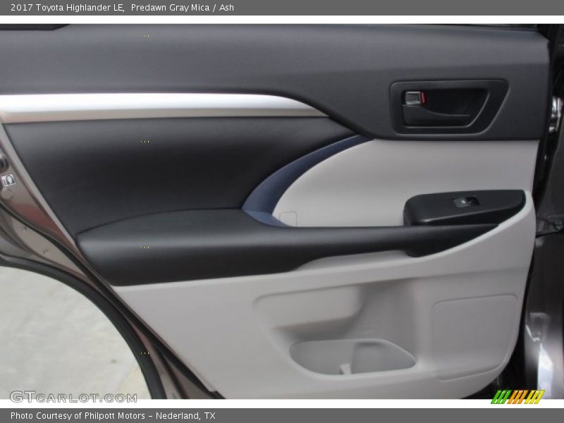 Predawn Gray Mica / Ash 2017 Toyota Highlander LE