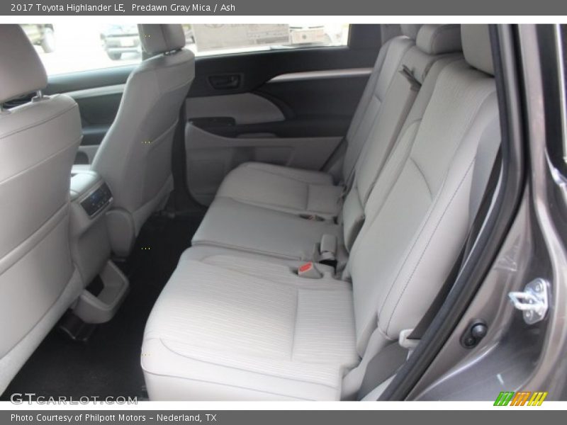 Predawn Gray Mica / Ash 2017 Toyota Highlander LE
