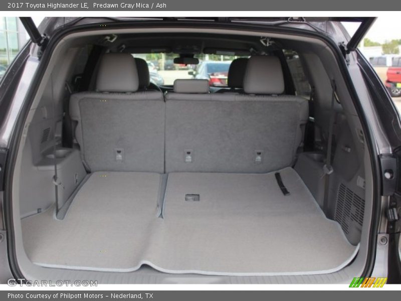 Predawn Gray Mica / Ash 2017 Toyota Highlander LE