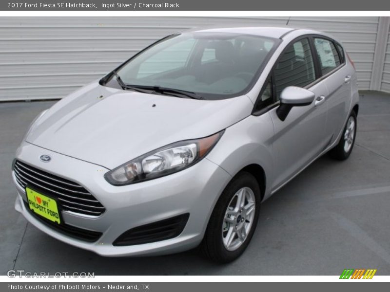 Ingot Silver / Charcoal Black 2017 Ford Fiesta SE Hatchback