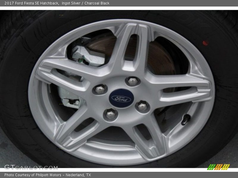 Ingot Silver / Charcoal Black 2017 Ford Fiesta SE Hatchback