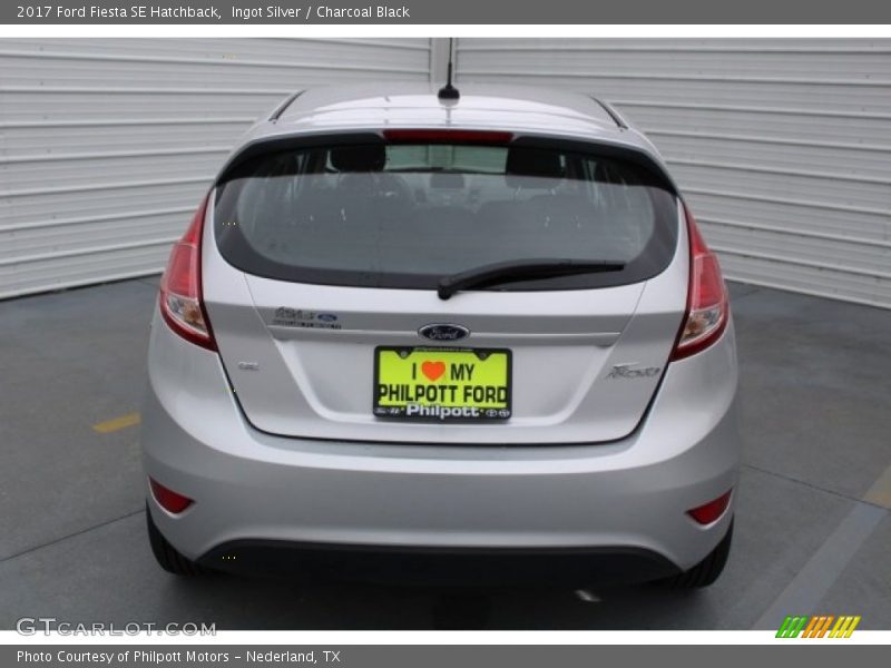 Ingot Silver / Charcoal Black 2017 Ford Fiesta SE Hatchback