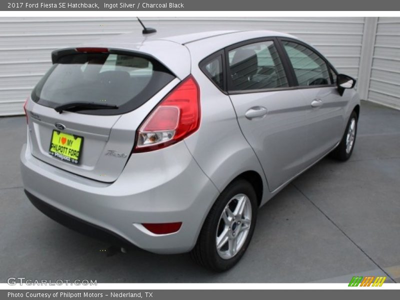 Ingot Silver / Charcoal Black 2017 Ford Fiesta SE Hatchback