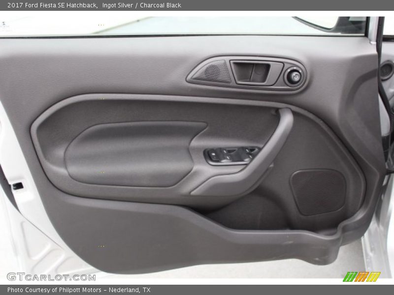 Ingot Silver / Charcoal Black 2017 Ford Fiesta SE Hatchback