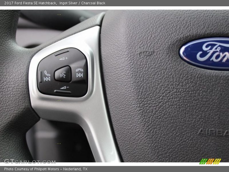 Ingot Silver / Charcoal Black 2017 Ford Fiesta SE Hatchback