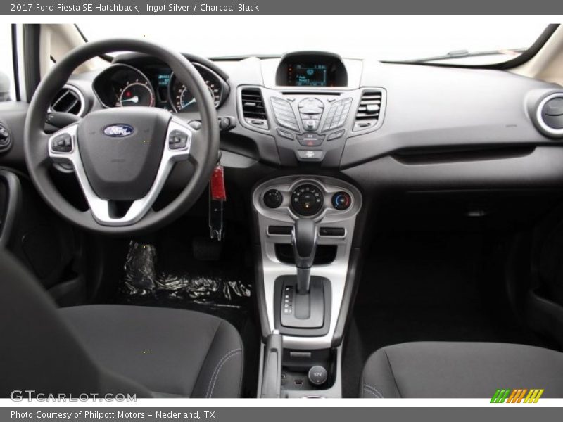 Ingot Silver / Charcoal Black 2017 Ford Fiesta SE Hatchback