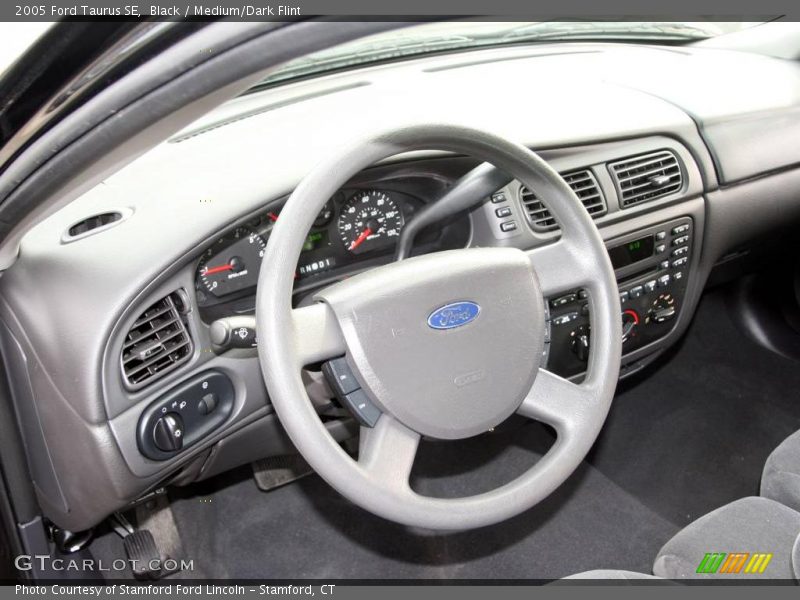 Black / Medium/Dark Flint 2005 Ford Taurus SE