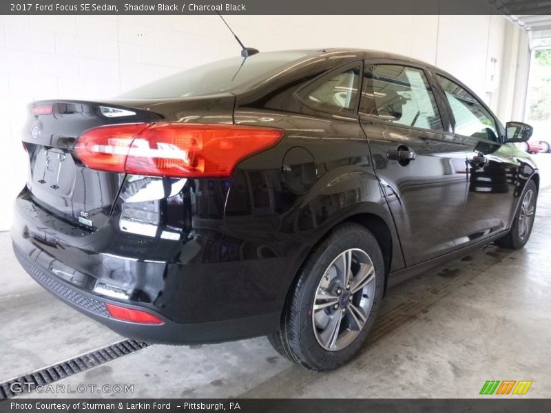 Shadow Black / Charcoal Black 2017 Ford Focus SE Sedan