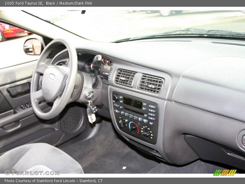 Black / Medium/Dark Flint 2005 Ford Taurus SE