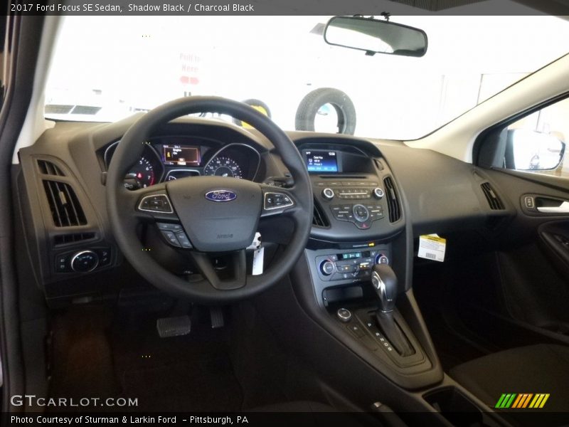 Shadow Black / Charcoal Black 2017 Ford Focus SE Sedan