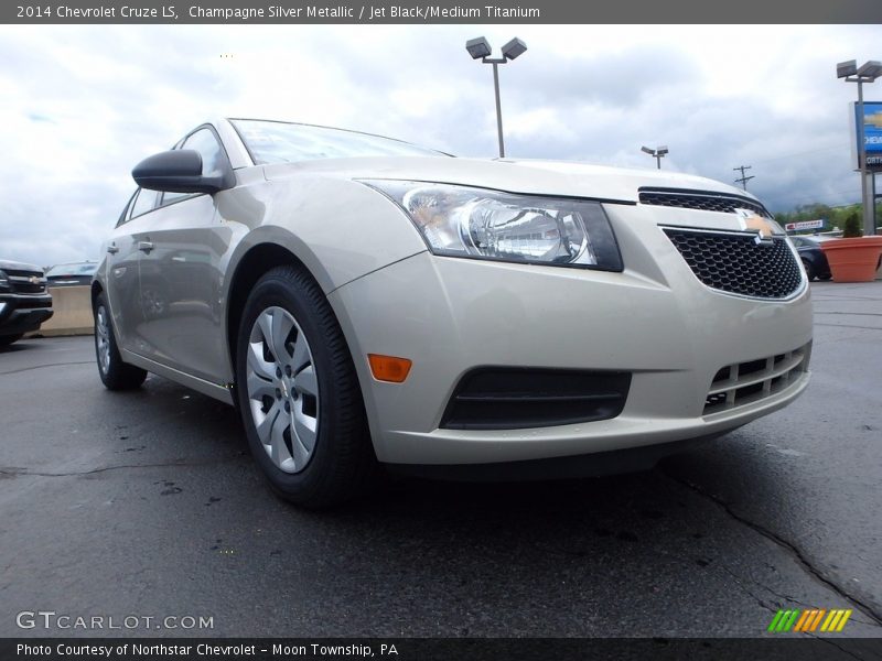 Champagne Silver Metallic / Jet Black/Medium Titanium 2014 Chevrolet Cruze LS