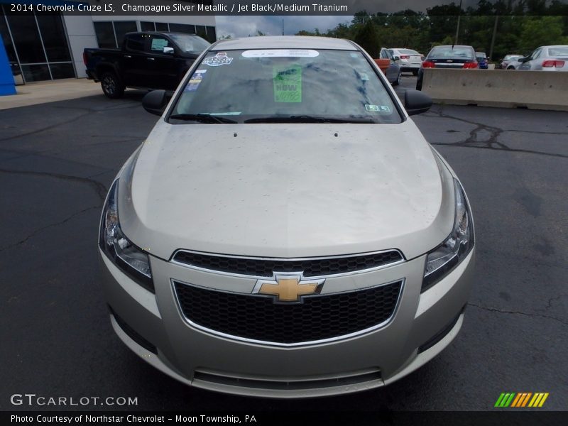 Champagne Silver Metallic / Jet Black/Medium Titanium 2014 Chevrolet Cruze LS