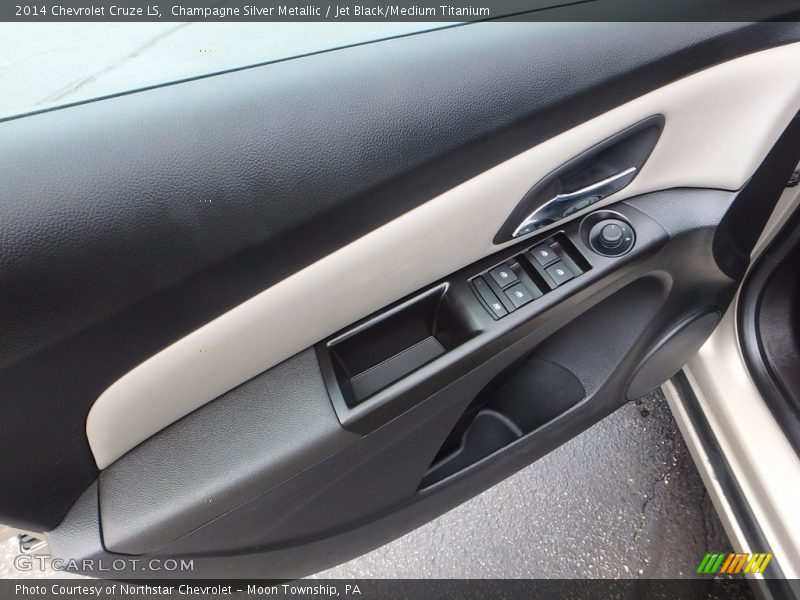 Champagne Silver Metallic / Jet Black/Medium Titanium 2014 Chevrolet Cruze LS