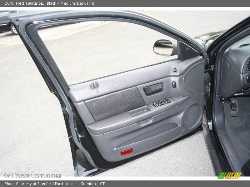 Black / Medium/Dark Flint 2005 Ford Taurus SE
