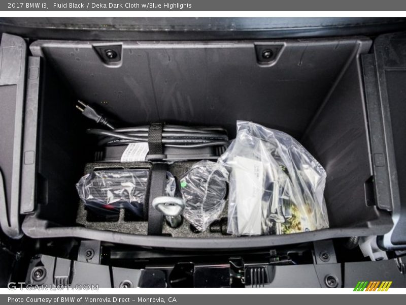 Fluid Black / Deka Dark Cloth w/Blue Highlights 2017 BMW i3