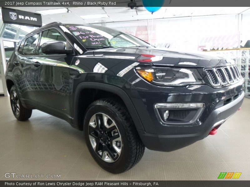Rhino / Black/Ruby Red 2017 Jeep Compass Trailhawk 4x4