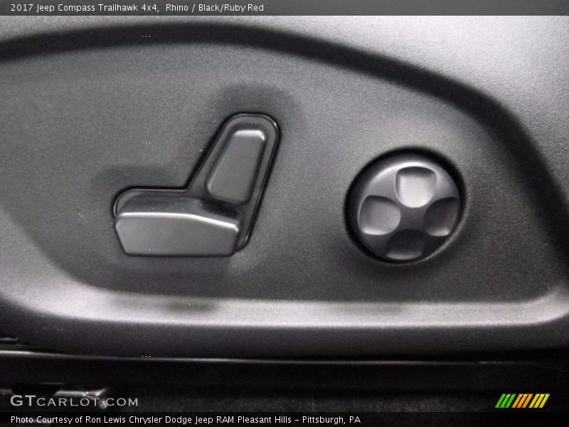 Rhino / Black/Ruby Red 2017 Jeep Compass Trailhawk 4x4