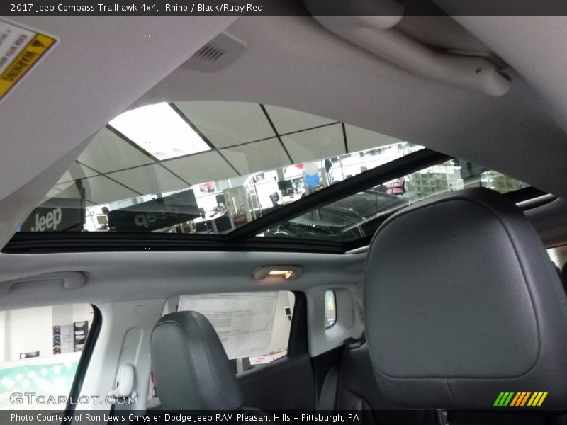 Rhino / Black/Ruby Red 2017 Jeep Compass Trailhawk 4x4