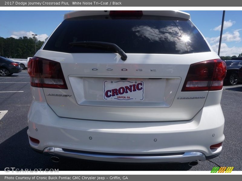 White Noise Tri-Coat / Black 2017 Dodge Journey Crossroad Plus