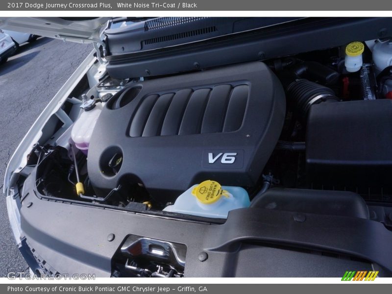 White Noise Tri-Coat / Black 2017 Dodge Journey Crossroad Plus