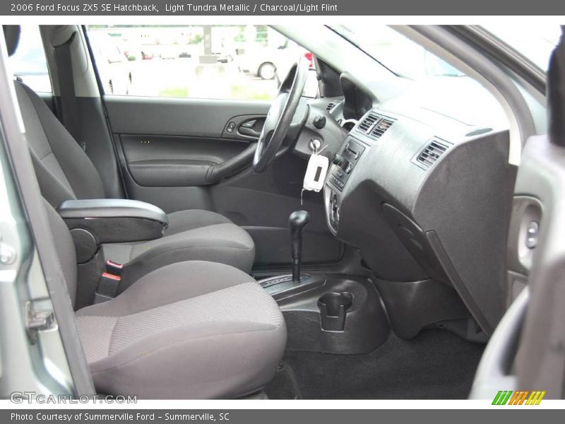 Light Tundra Metallic / Charcoal/Light Flint 2006 Ford Focus ZX5 SE Hatchback
