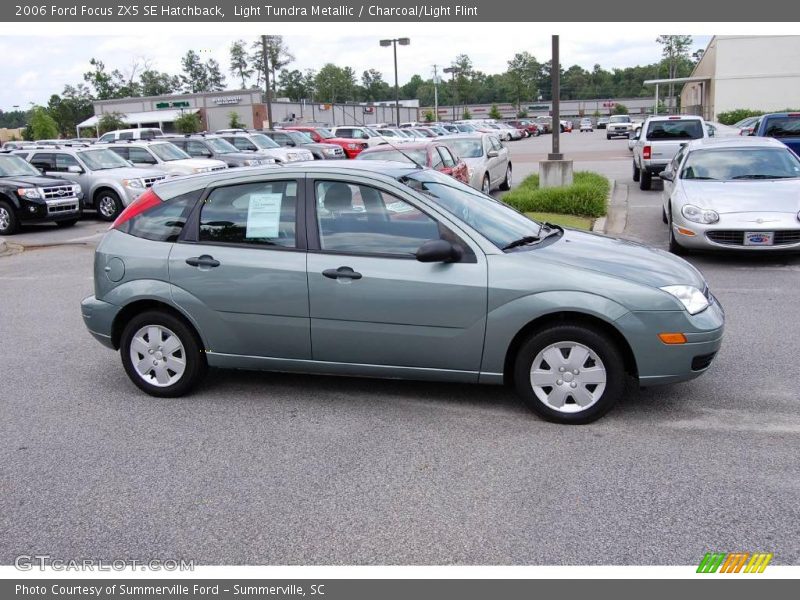 Light Tundra Metallic / Charcoal/Light Flint 2006 Ford Focus ZX5 SE Hatchback