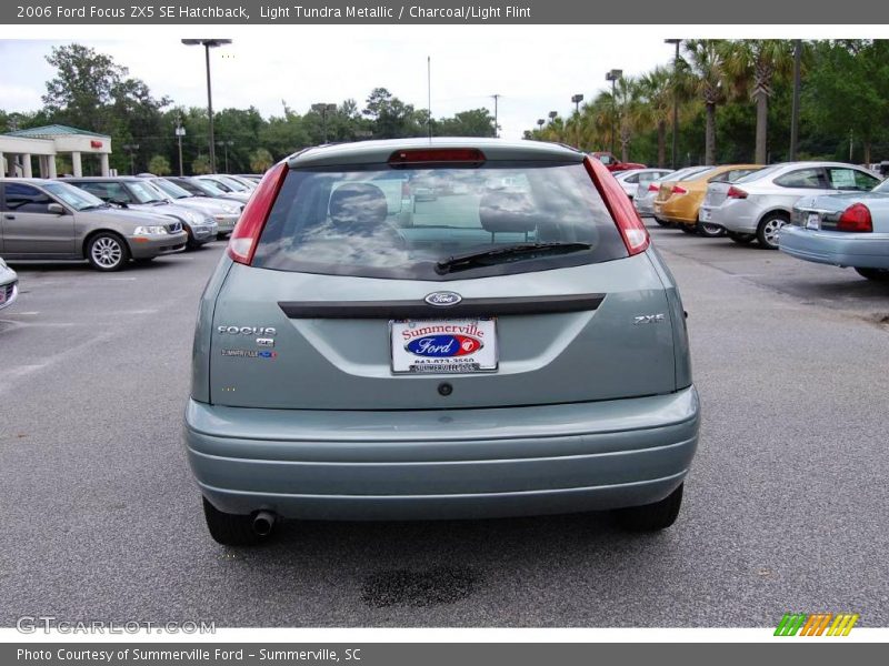 Light Tundra Metallic / Charcoal/Light Flint 2006 Ford Focus ZX5 SE Hatchback