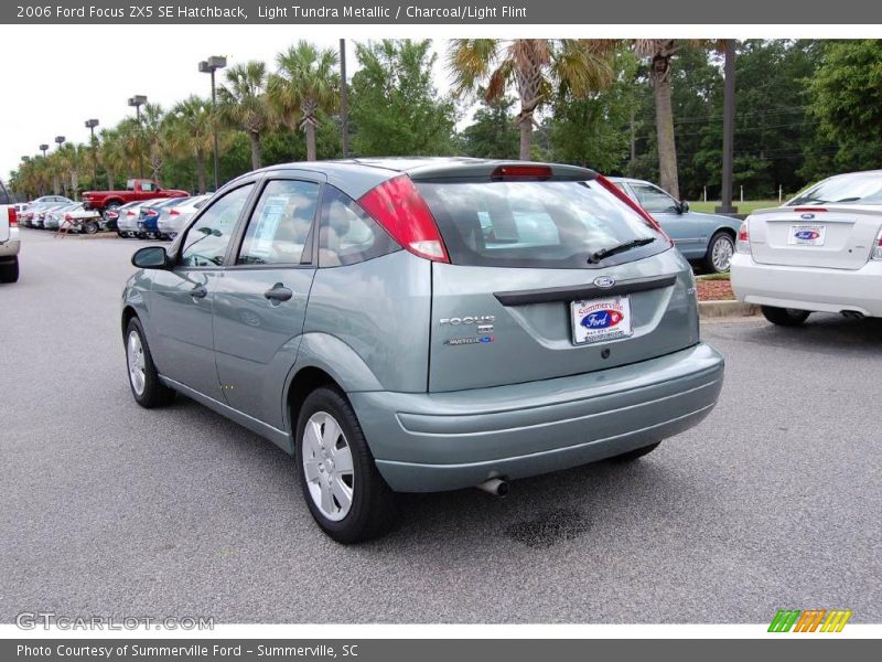Light Tundra Metallic / Charcoal/Light Flint 2006 Ford Focus ZX5 SE Hatchback