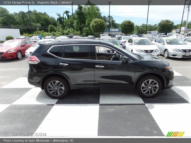 Magnetic Black / Almond 2016 Nissan Rogue SL