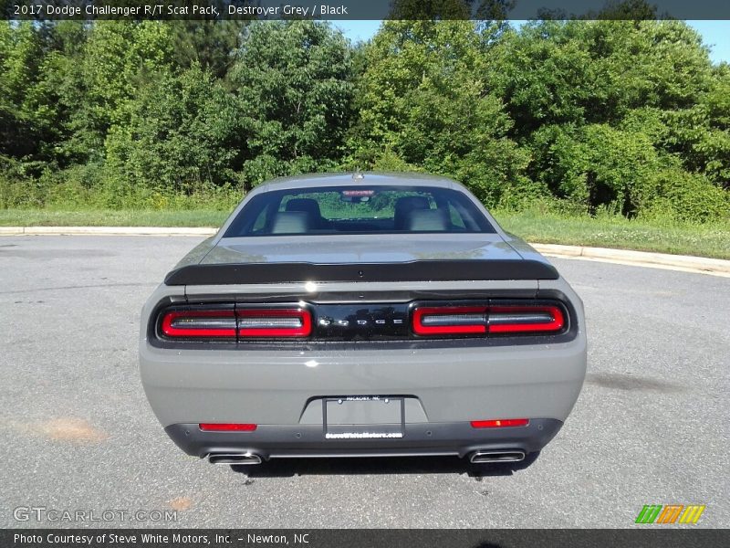 Destroyer Grey / Black 2017 Dodge Challenger R/T Scat Pack