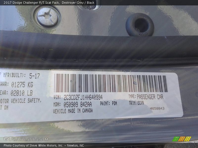 Destroyer Grey / Black 2017 Dodge Challenger R/T Scat Pack