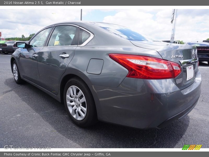 Gun Metallic / Charcoal 2016 Nissan Altima 2.5 S