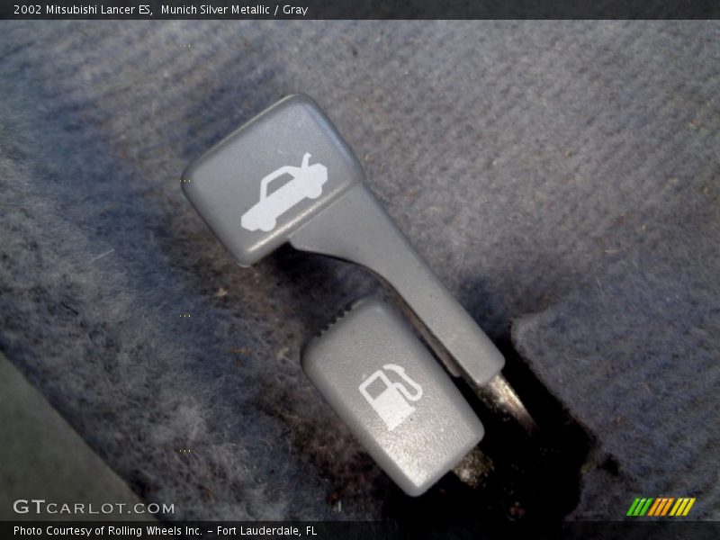 Munich Silver Metallic / Gray 2002 Mitsubishi Lancer ES