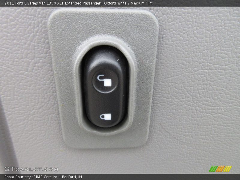 Oxford White / Medium Flint 2011 Ford E Series Van E350 XLT Extended Passenger