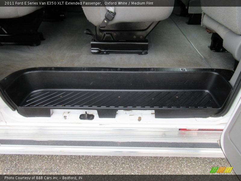 Oxford White / Medium Flint 2011 Ford E Series Van E350 XLT Extended Passenger