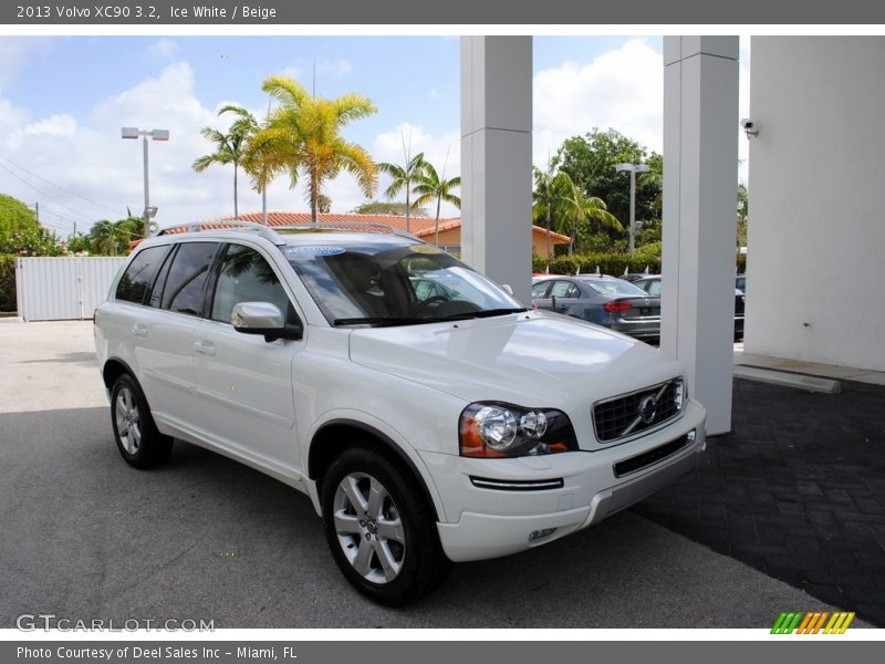 Ice White / Beige 2013 Volvo XC90 3.2