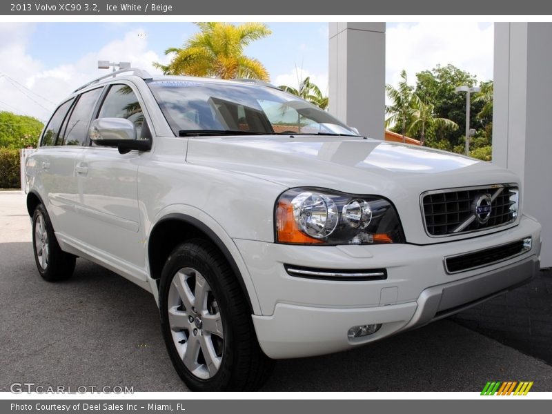 Ice White / Beige 2013 Volvo XC90 3.2
