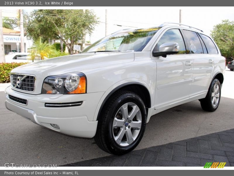Ice White / Beige 2013 Volvo XC90 3.2