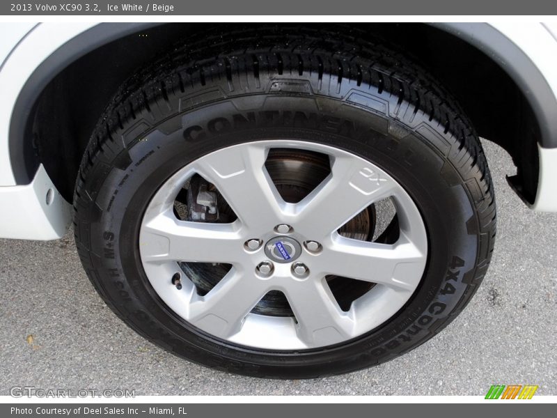 Ice White / Beige 2013 Volvo XC90 3.2