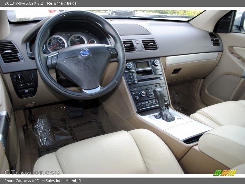 Ice White / Beige 2013 Volvo XC90 3.2