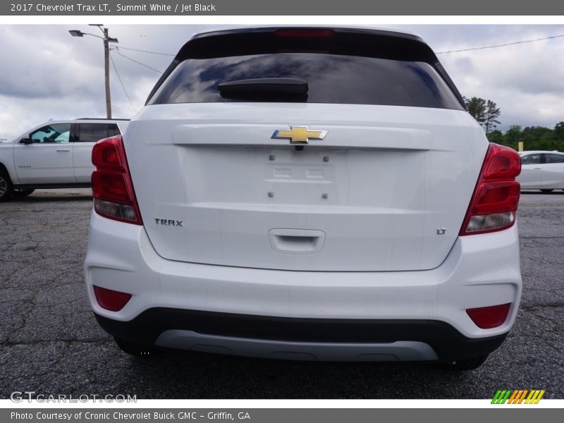 Summit White / Jet Black 2017 Chevrolet Trax LT