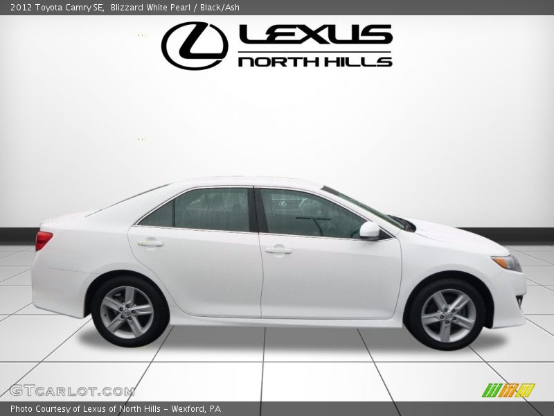 Blizzard White Pearl / Black/Ash 2012 Toyota Camry SE