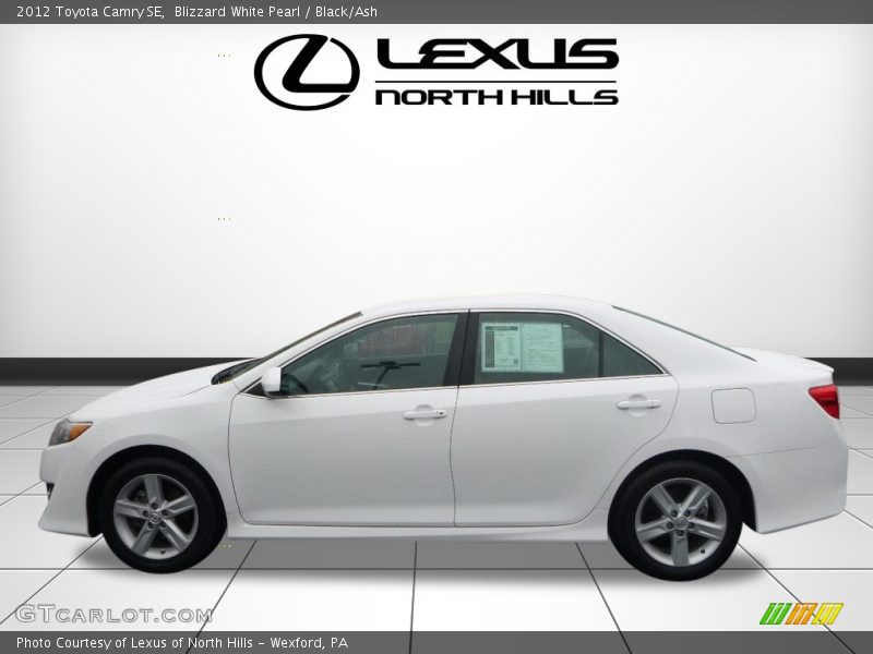 Blizzard White Pearl / Black/Ash 2012 Toyota Camry SE