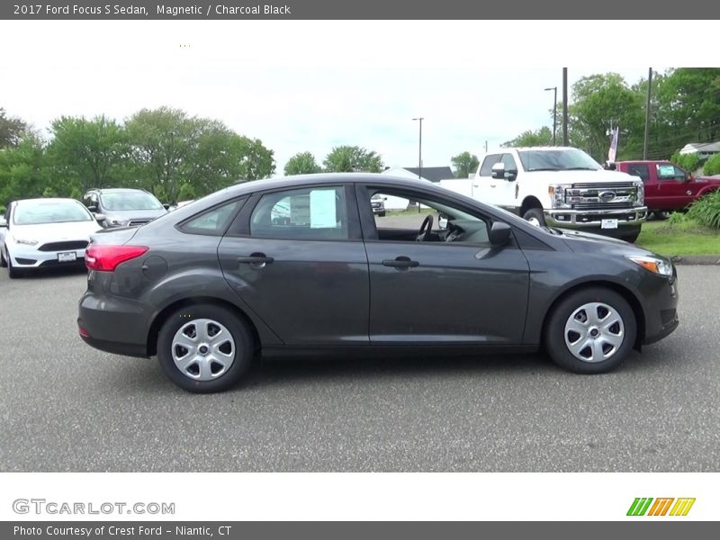 Magnetic / Charcoal Black 2017 Ford Focus S Sedan