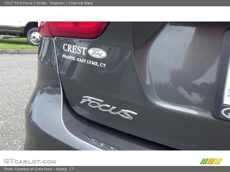 Magnetic / Charcoal Black 2017 Ford Focus S Sedan