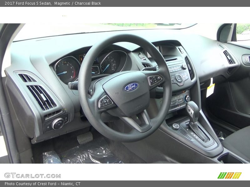 Magnetic / Charcoal Black 2017 Ford Focus S Sedan