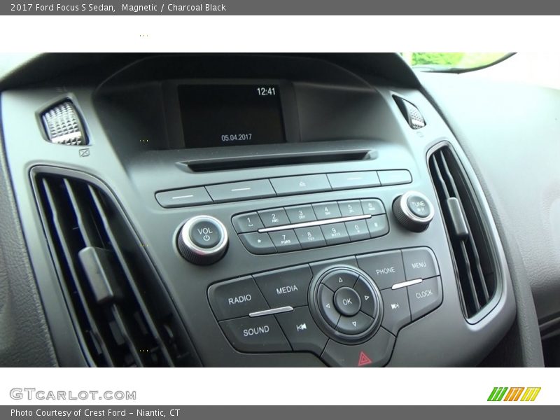 Magnetic / Charcoal Black 2017 Ford Focus S Sedan