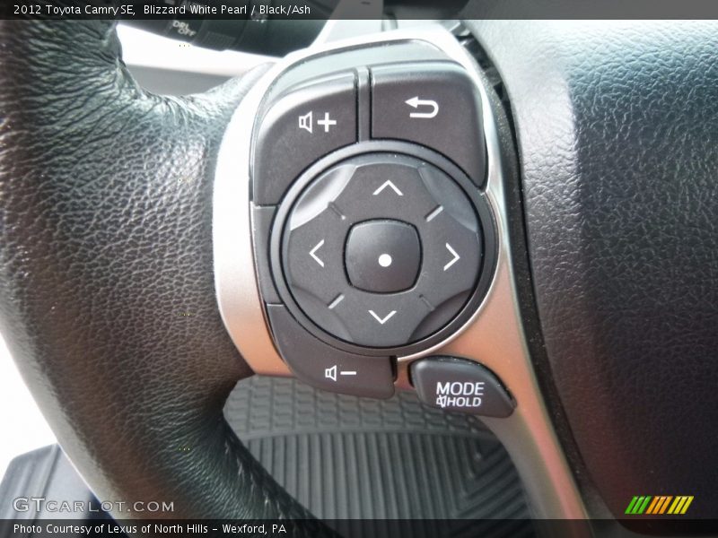 Blizzard White Pearl / Black/Ash 2012 Toyota Camry SE