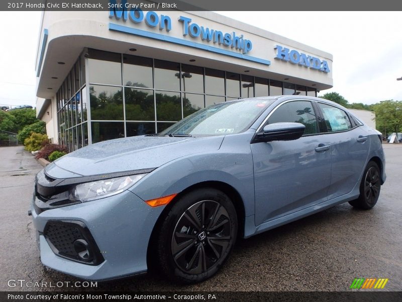 Sonic Gray Pearl / Black 2017 Honda Civic EX Hatchback