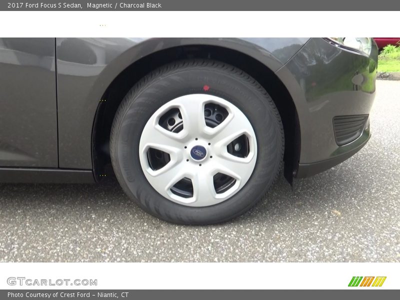 Magnetic / Charcoal Black 2017 Ford Focus S Sedan